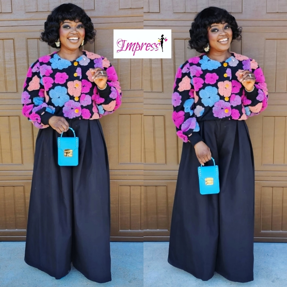 Petals Detailed Blouse - Picture 1 of 8